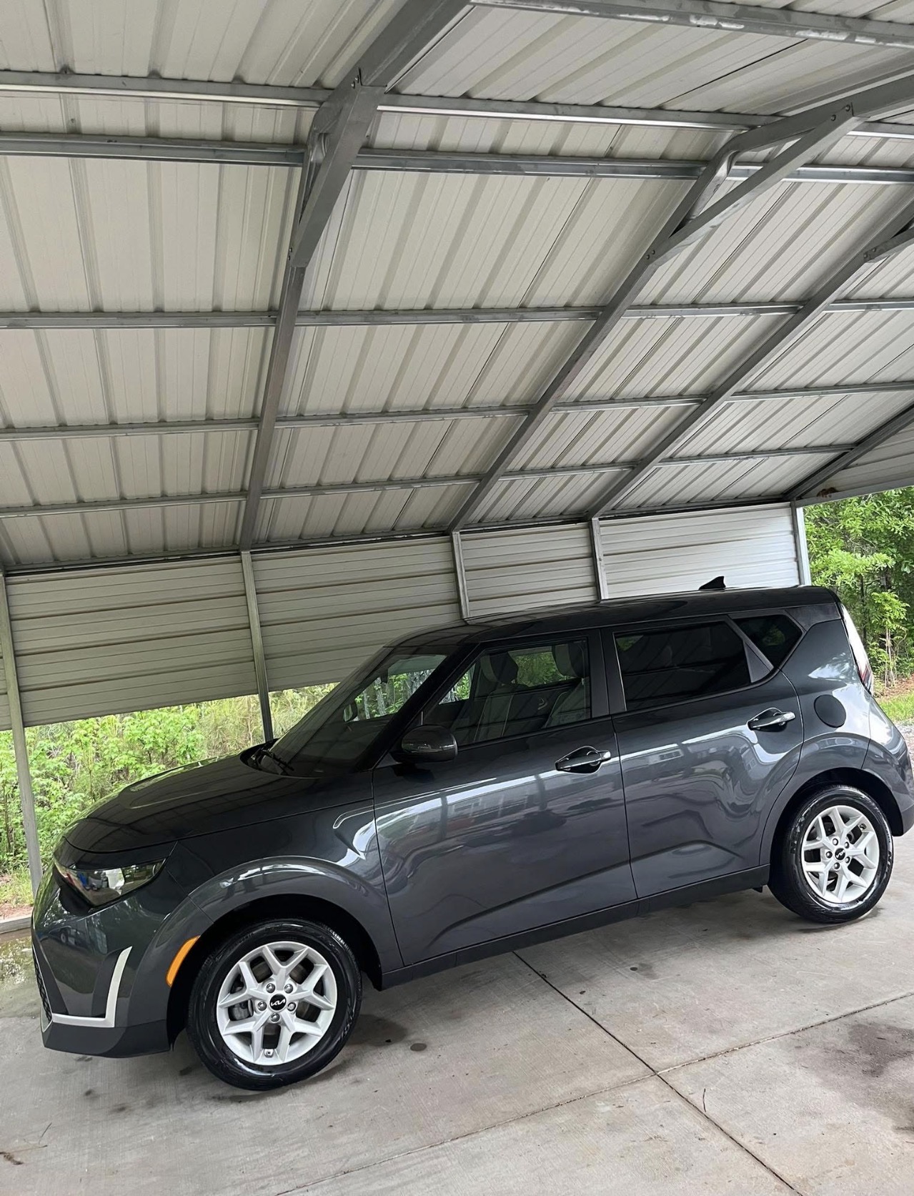 Detailed gray Kia Soul