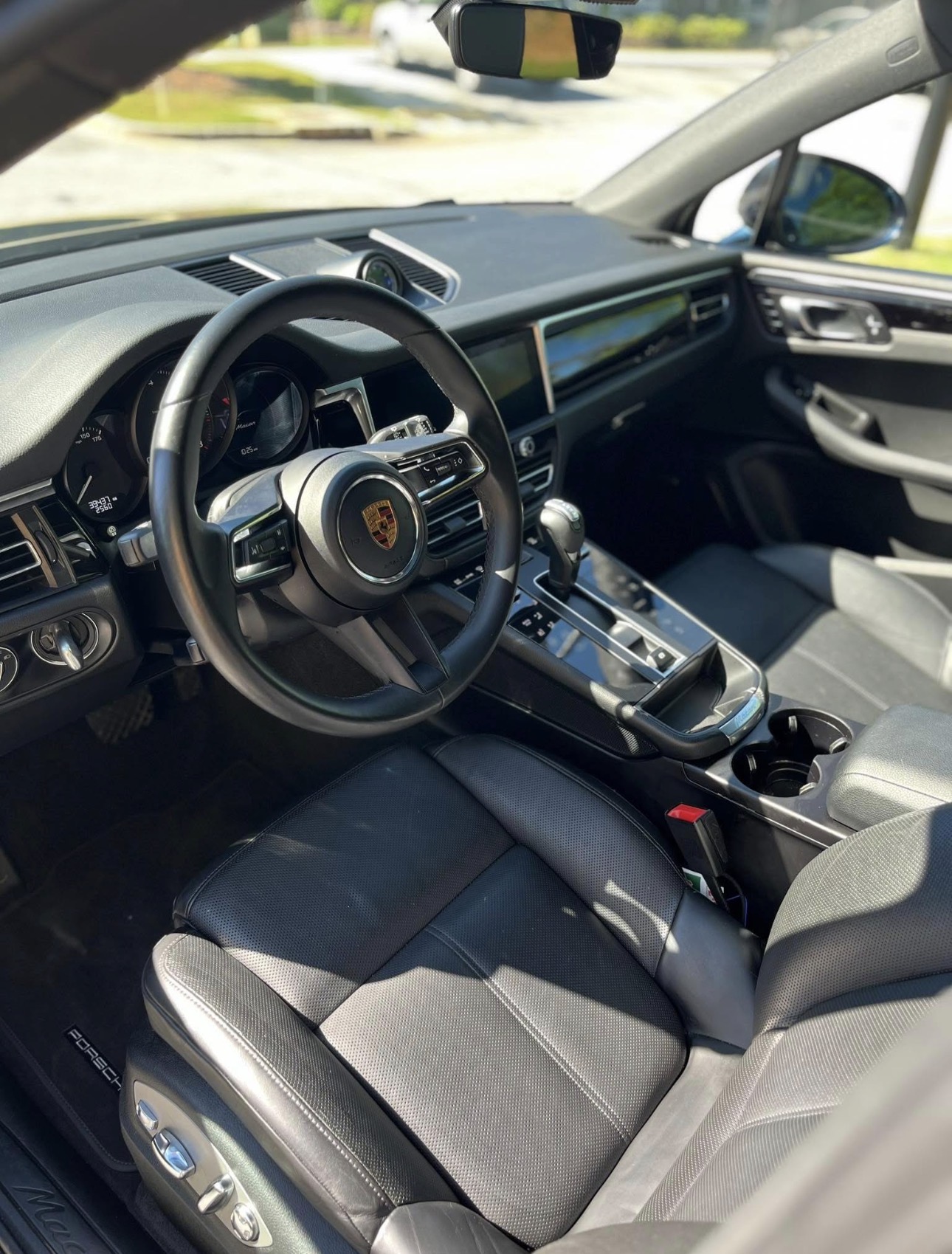 Porsche Macan interior detail